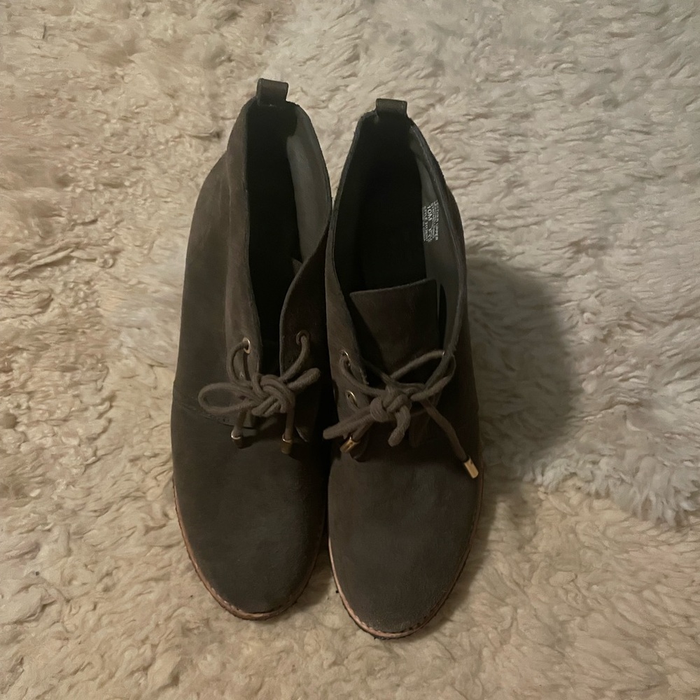 Tory Burch size 10 gray wedges